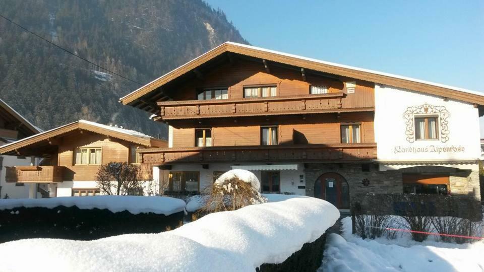 Landhaus Alpenrose Mayrhofen Esterno foto